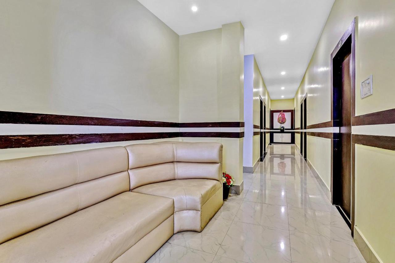 Capital O 85514 Kalpana Hotel Guwahati Exterior foto